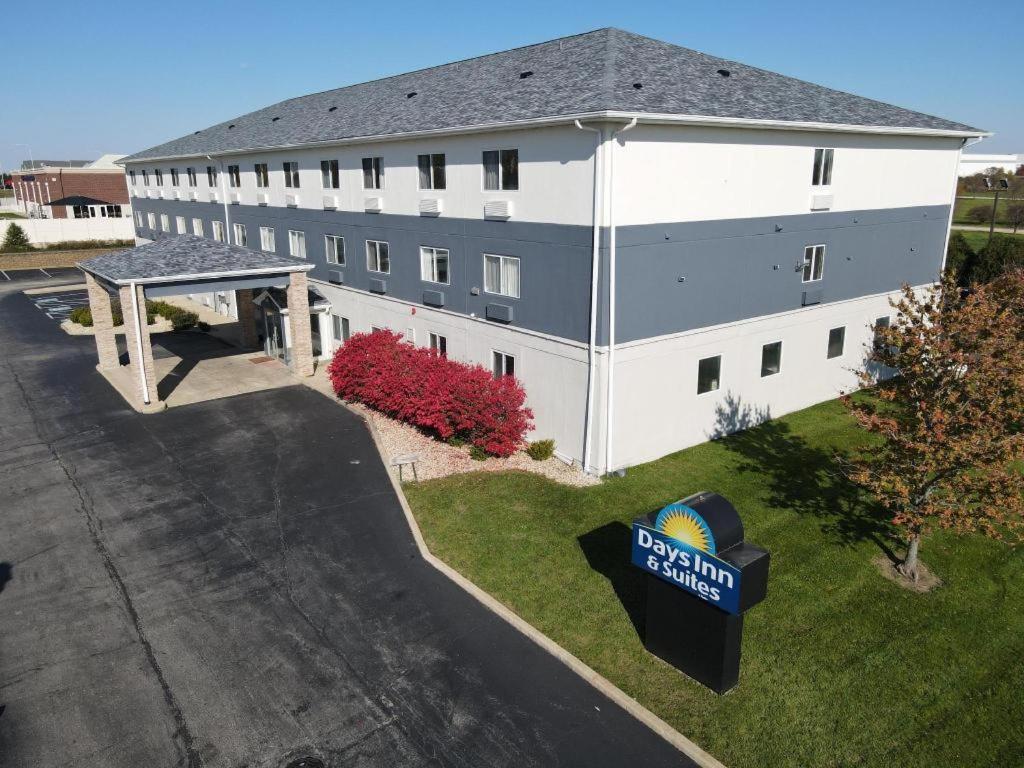 Days Inn & Suites By Wyndham Romeoville Exterior foto
